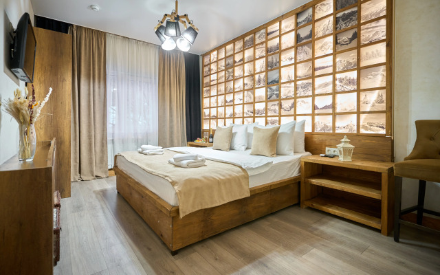 Wood House Hotel