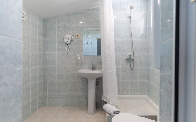 Maksim Park-Loo Hotel