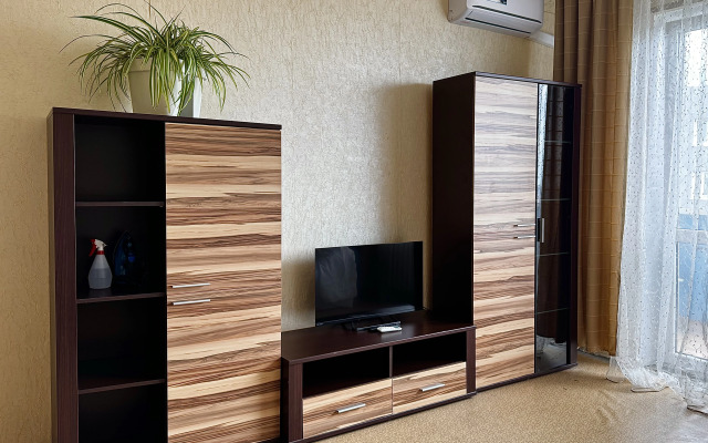Gostepriimnaya Kvartira s Obshirnym Vidom na Gorod Flat