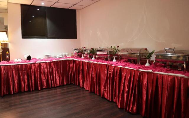 Отель Civic Inn