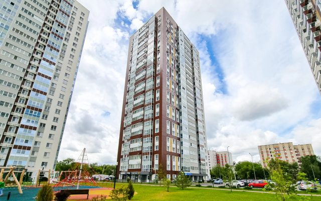 Apartamenty Brutal'nyj Lev na 23 etaze s panoramnym vidom na reku