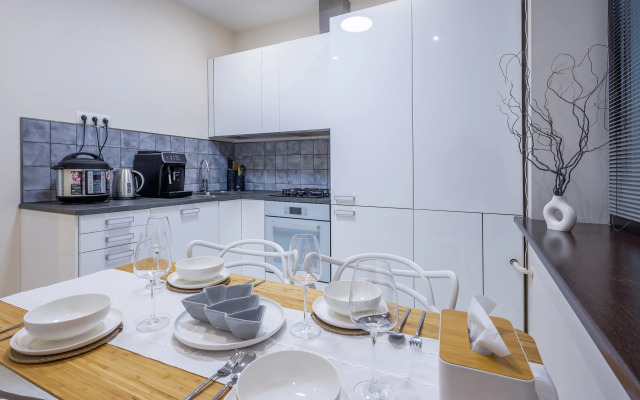 Myhomeyourhome na Fadeeva 34 Flat