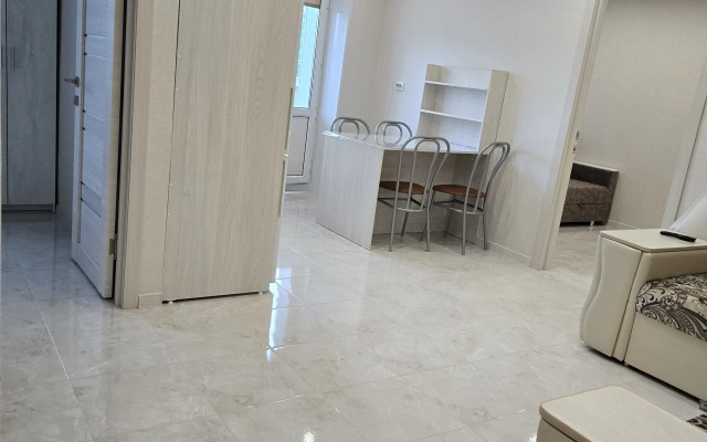 Na Avtostancii Elizovo Triple Living Quarters