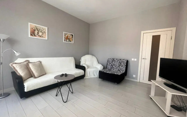 Vozle Tsuma, Metro Ploschad Kolasa Apartments