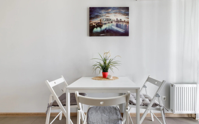 Апартаменты Полулюкс с Балконом и Красивым Видом Юг-Апарт