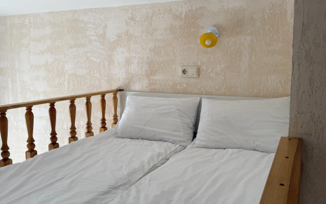 Dvukhurovnevye Apartamenty Zhyoltye Poyuschie Fontany Apartments