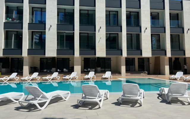 Апартаменты с большим бассейном