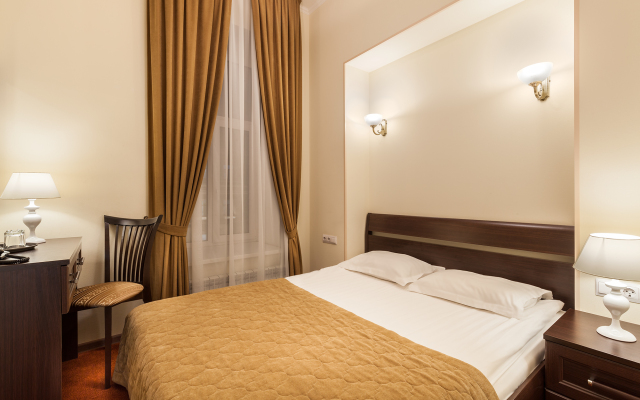 Sonata Nevsky 5 Dvorcovaja ploshhad' Hotel