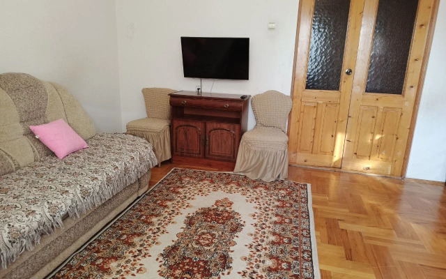 V Tsentre Goroda Flat