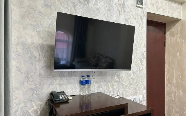 Отель Roma Yerevan & Tours