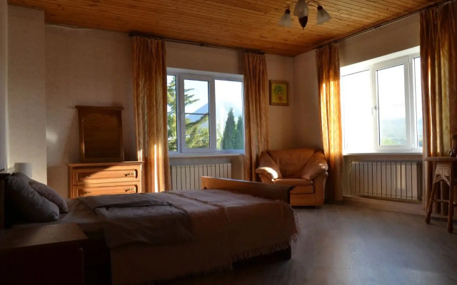 V Zheleznovodske Private House