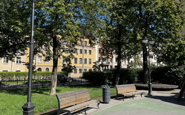 Stilnaya Dizaynerskaya V Odnom Iz Uyutnykh Rayonov Peterburga Flat