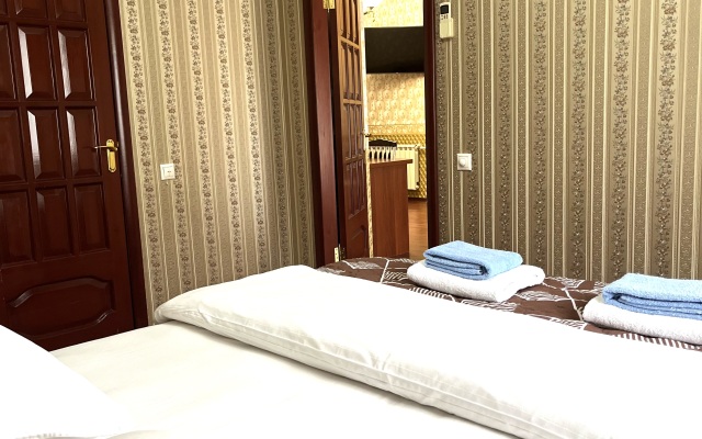 Parlament  Hotel