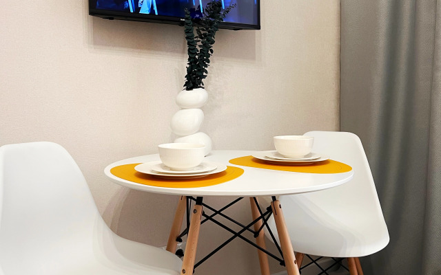 Studiya s Vidom na Gory i Basseyn Apartments