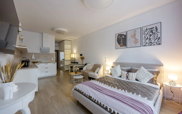 Alis v ZhK Hedlajner 493 Apartments