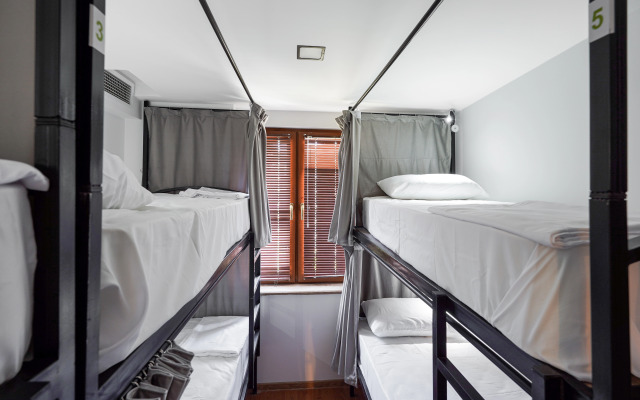 Best Way Hostel