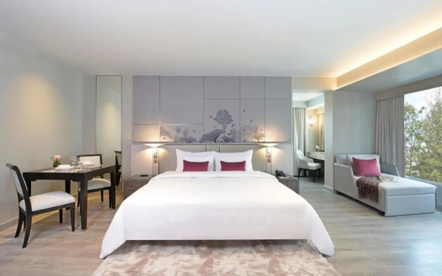 Отель Centre Point Hotel Sukhumvit 10