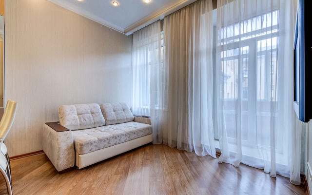 Квартира Двухкомнатная с евроремонтом, стильной ванной и балконом