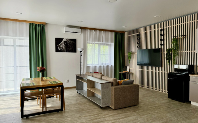 Semeynye Dvukhkomnatnye S Terrasoy Na Glavnaya 21M Apartments