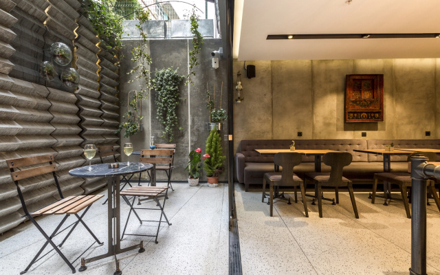 Lampa Design Hotel - Image 3