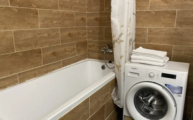 Apartments Dvukhkomnatnye S Balkonom Uyutny Dom Na Smolnoy 44