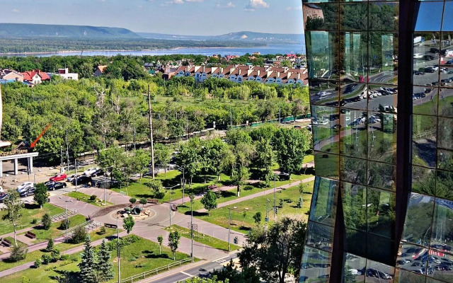 Na Ulitse Novo-Sadovaya 215 Flat
