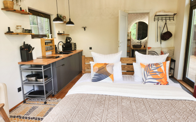 Zhivopisniy ostrov Glamping