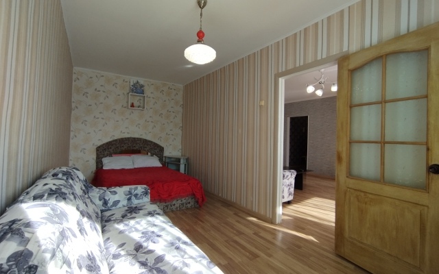 U Avto I Zhd Vokzalov Flat