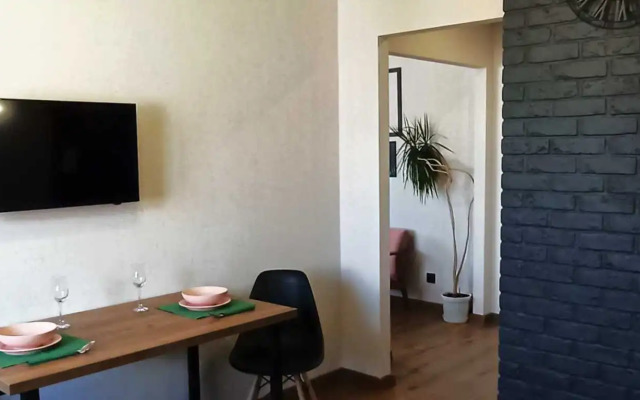 Апартаменты Две Подушки на проспекте Станке Димитрова 65, 13 этаж, Изумрудная