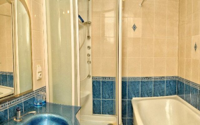 Preobrazhenskaya 82k1 Apartments