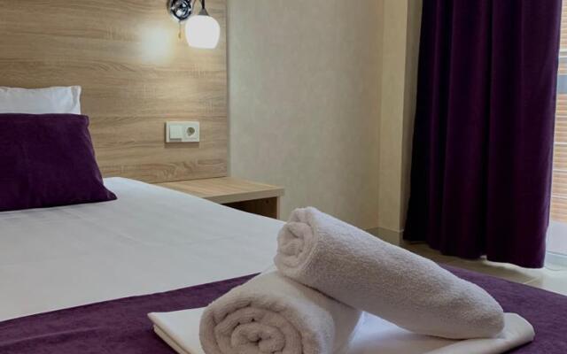Golden Plaza Hotel