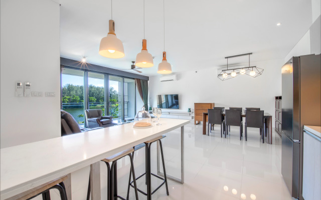 Апартаменты Три спальни с видом на море и озеро