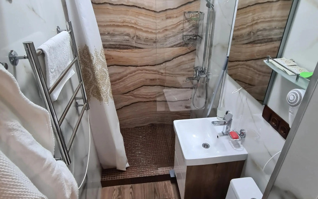 Nomer V Otele S Basseynom Apartments