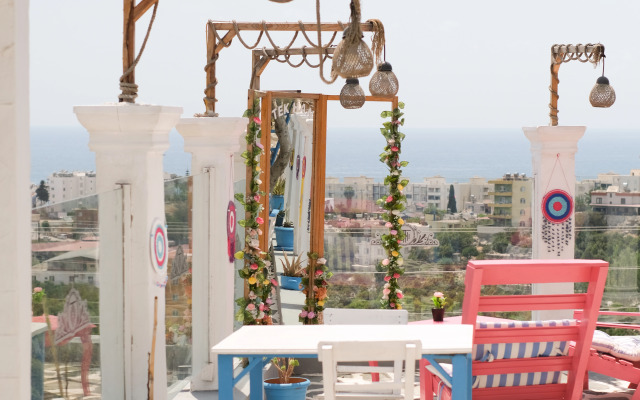 Hotel TEK HAN KUMKUYU