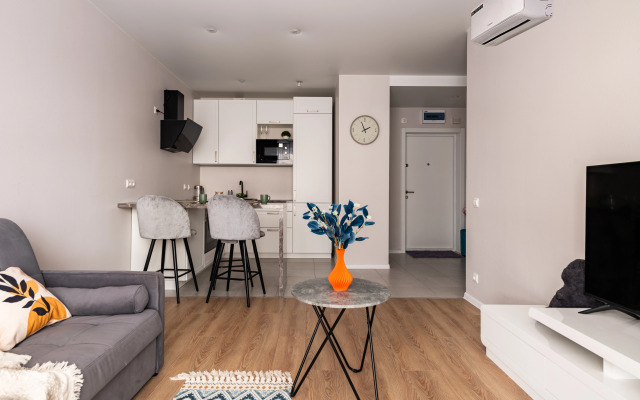 Stil'naya i prostornaya yevrodvushka Flat