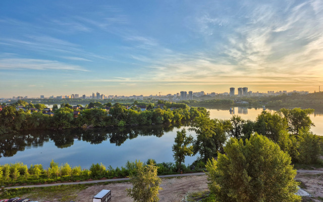 Studiya s panoramnym vidom na ozero Set Yokhoum Flat