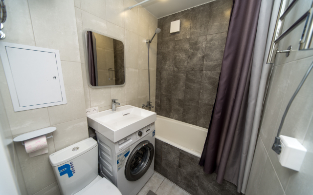 Квартира со свежим ремонтом возле Цвет. мета СФУ