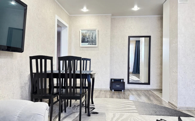 Razmestim Na Ulitse Universitetskaya Naberezhnaya 105 Flat