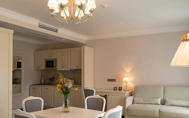 Russian Seasons Selo Vyatskoe Hotels 4*