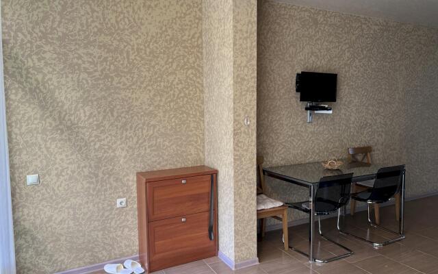 141 Na Ulyyanovskoy 41 Flat