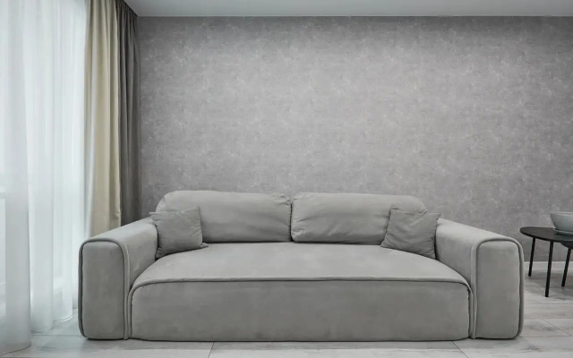 Reverie Gray Svetlye i Prostornye Apartment
