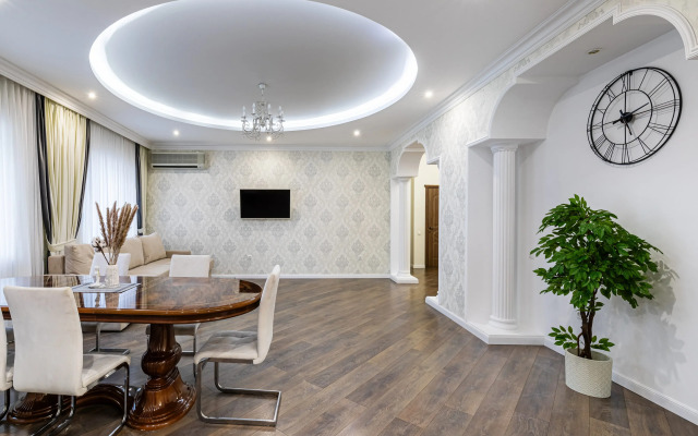 4kh Komnatnye Ryadom S Rivyeroy Apartments