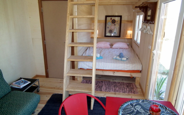 Da Silva Bike & Surf Camp Guest house