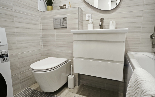 Warm White Flat