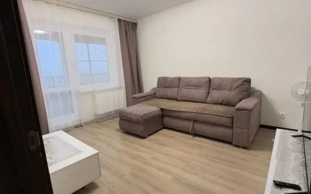 2-Kom.kv. Zelenaya Vertikal Flat