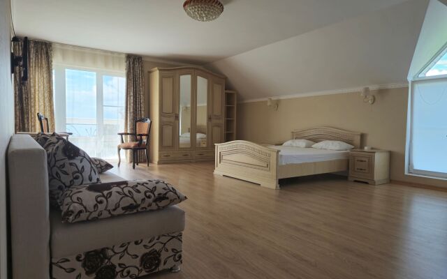 Happylinn Villa