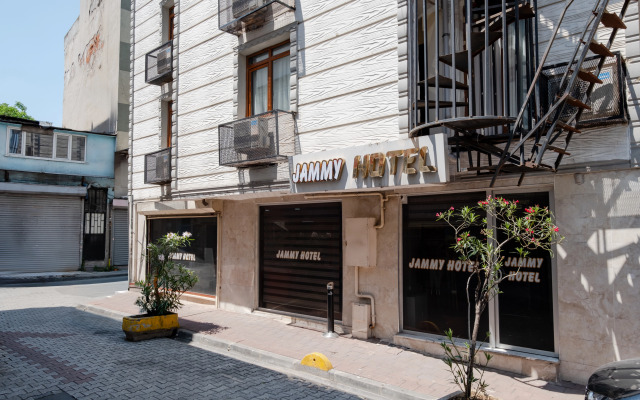 Отель Jammy