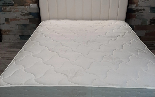 Trekhkomnatnaya Kvartira V Tsentre Na Poptsova