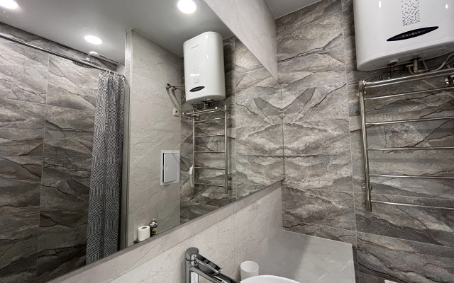 Unique Apart Listva v elitnom ZhK ryadom so Znamenskim Soborom i Gubernatorskoy kadetskoy shkoloy MChS na Michurina 58/1 Apartments