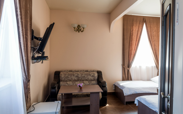 Duet Hotel